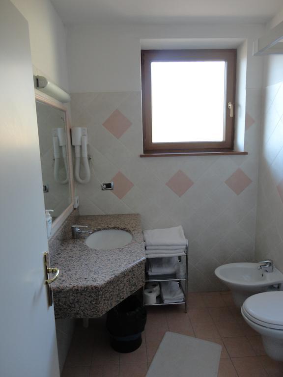 Hotel Al Caminetto Чембра Екстериор снимка