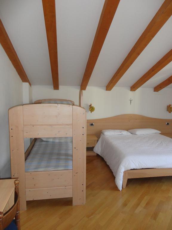 Hotel Al Caminetto Чембра Стая снимка